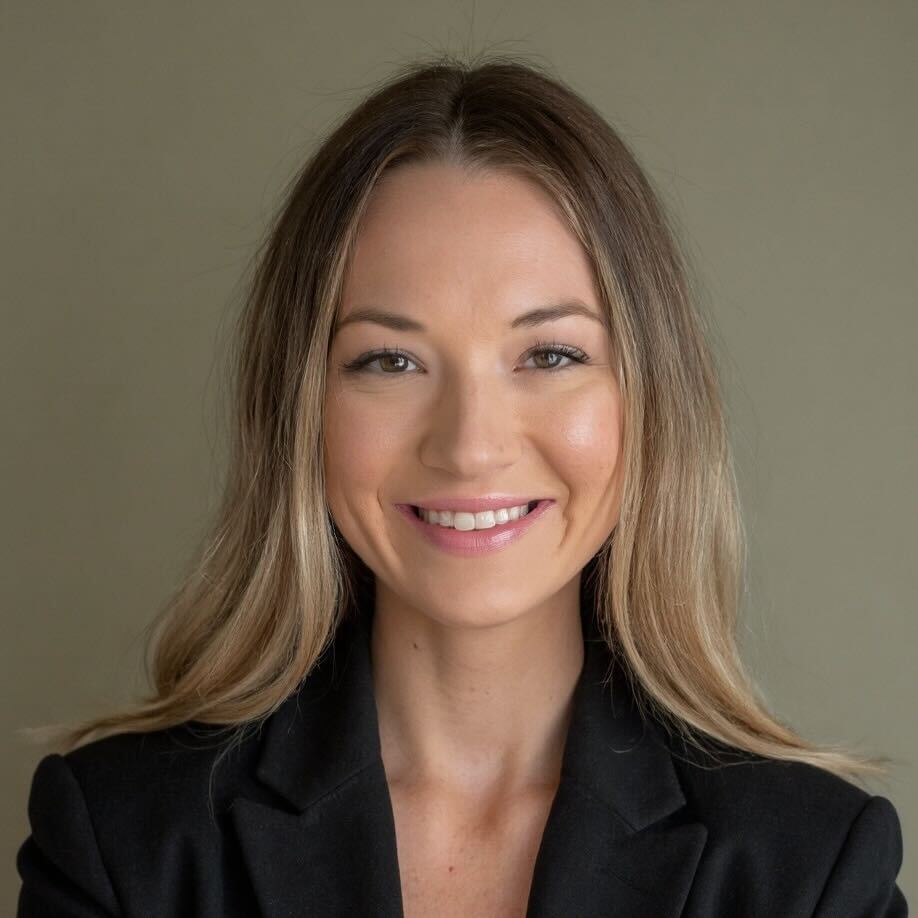 Angel Smith Headshot